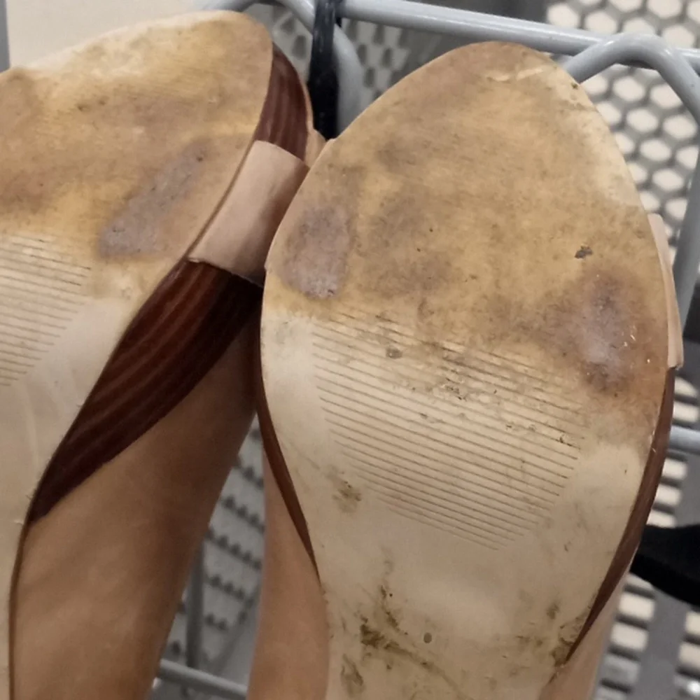 Guess Shoes Size 10